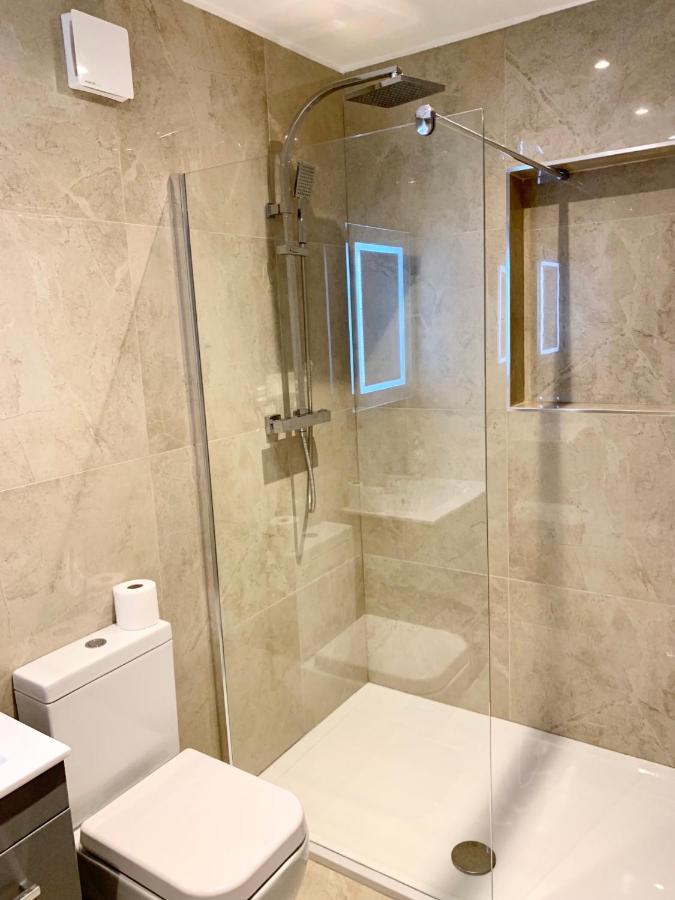 Modern 2 Bedroom Apartment With Private Garden Near Canary Wharf ลอนดอน ภายนอก รูปภาพ